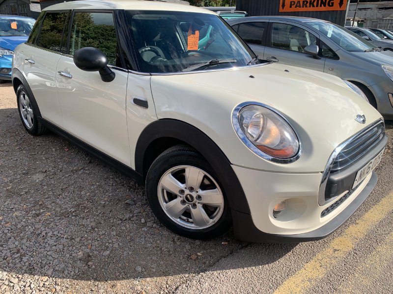 Mini Hatch 1.2 One Hatchback 5dr Petrol Manual Euro 6 s/s 102 ps for sale in Rickmansworth